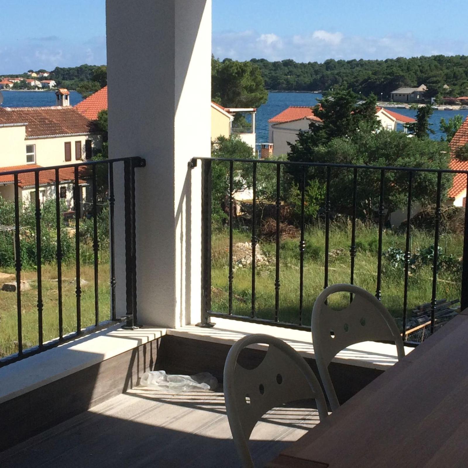Gorgonia Suites In Verunić Екстериор снимка